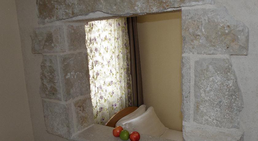 לינה וארוחת בוקר Perla Di Mare 3*